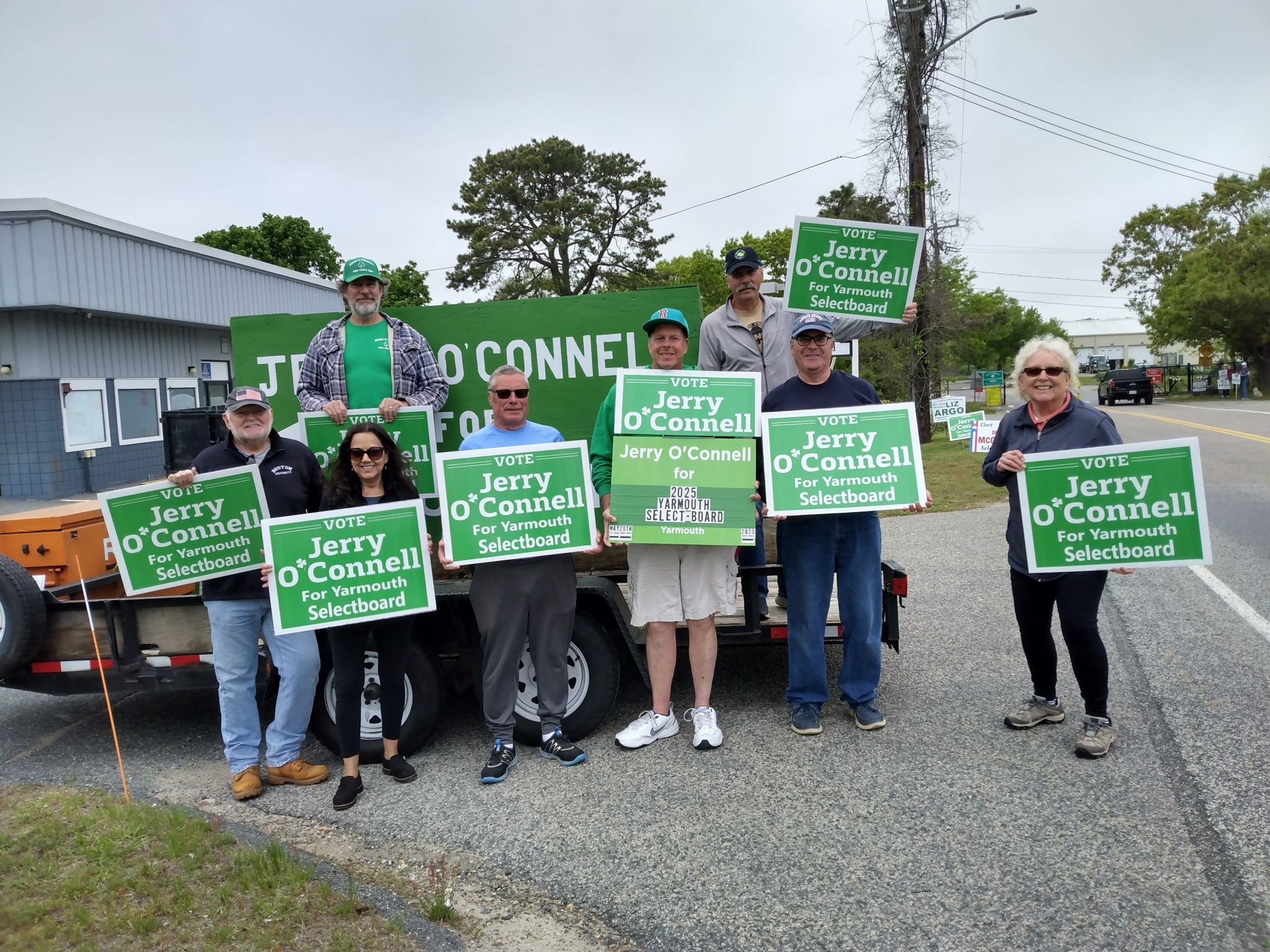 YRTC supporters rallying with Gerry O'Connell campaign signs